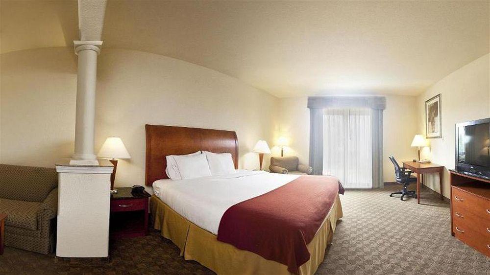 Holiday Inn Express Hotel And Suites Fairfield-North By Ihg מראה חיצוני תמונה